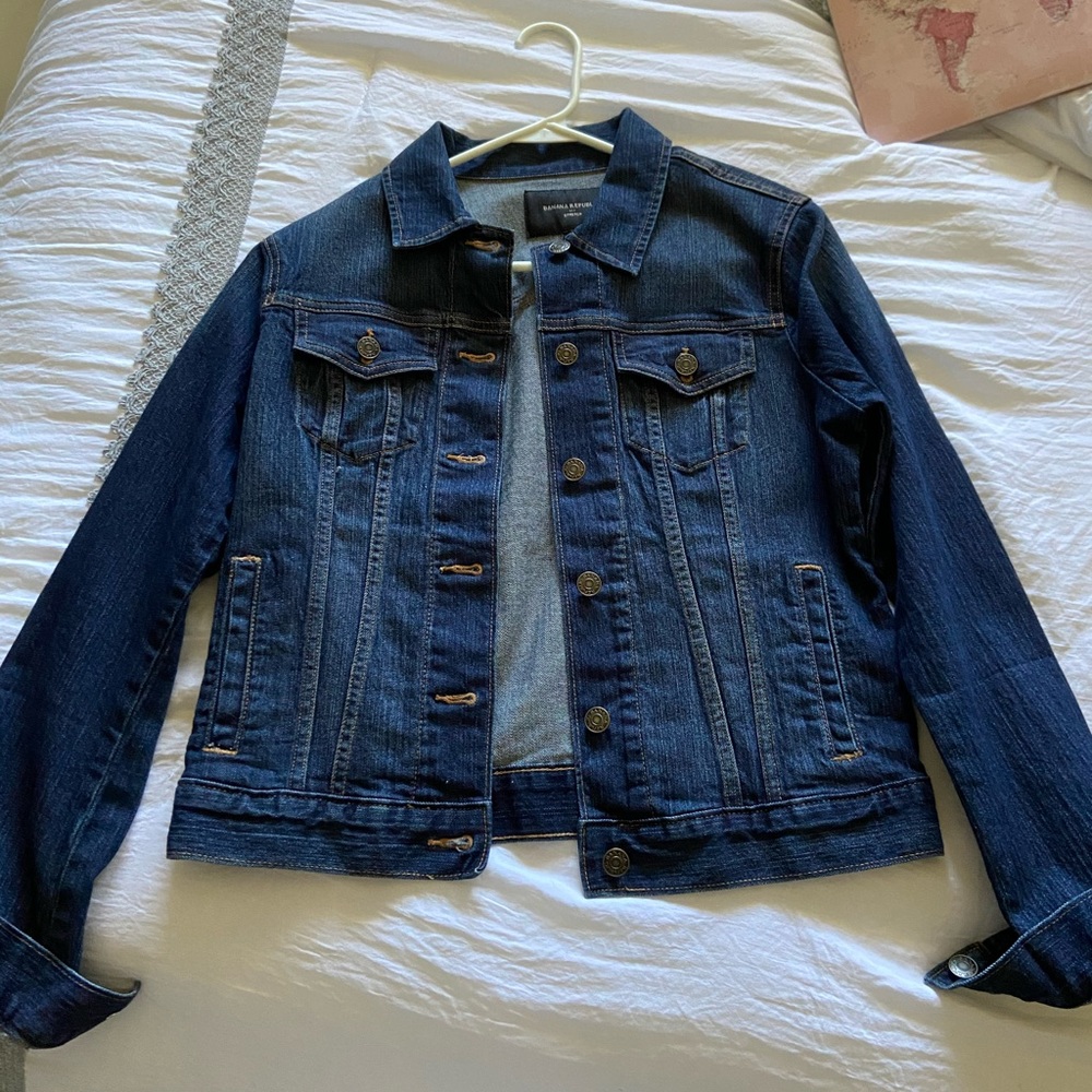 Banana Republic Women’s Dark Wash Denim Jacket